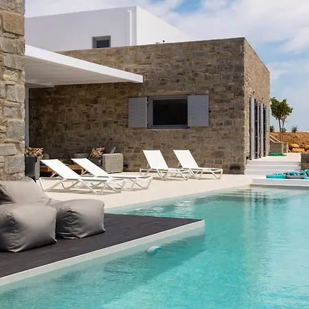Moonrise - Deepest Blue * Isterni (Paros)
